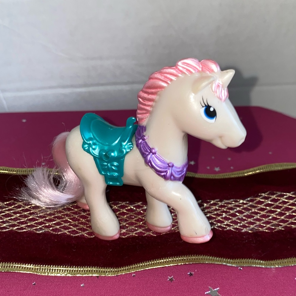 Chap Mei pony unicorn with removable saddle